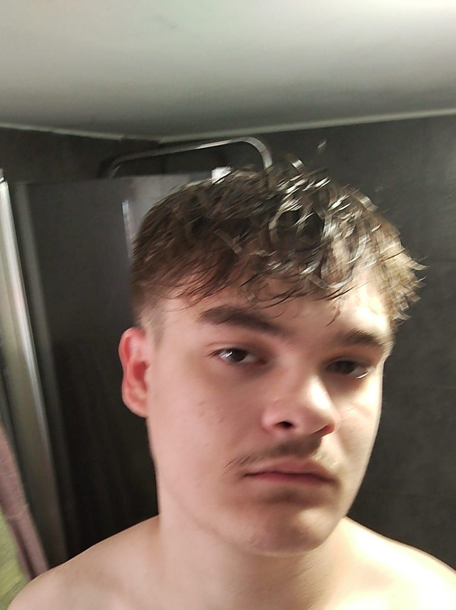 Elon - Gay male à Zwillikon Profil de Elon, 36 ans, Gay male à Zwillikon (Zurich)