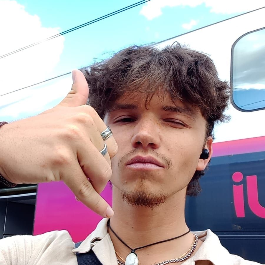 Ebu - Gay male à Zwingen Profil de Ebu, 30 ans, Gay male à Zwingen (Bâle-Campagne)